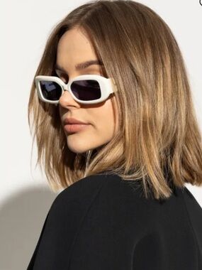 New! Jacquemus White Cream Rectangular Sunglasses with Dark Blue Lenses